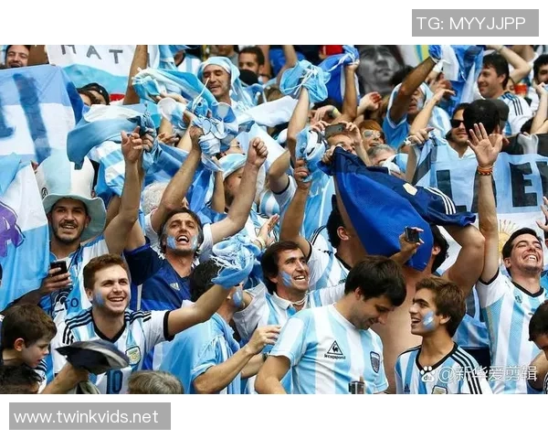 世杰足球明星视频带你领略足球场上的激情与荣耀