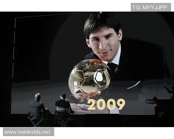 全球足球前锋巨星的辉煌历程与传奇瞬间解析 全球足球前锋巨星的辉煌历程与传奇瞬间解析