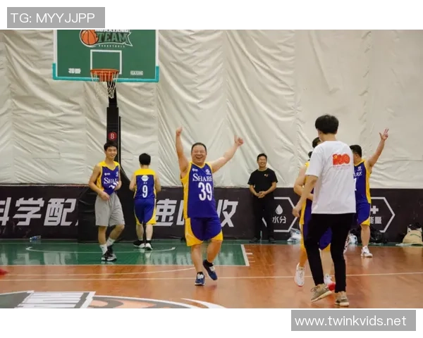 武汉篮球队在篮球团队协作排行榜中荣获第八名展现出色团队精神与实力