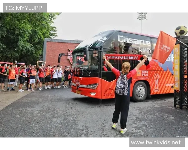 深圳排球队意识争议引发热议球迷与专家各执己见探讨球队未来发展 深圳排球队意识争议引发热议球迷与专家各执己见探讨球队未来发展