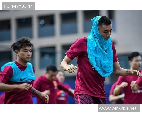 西安篮球队灵活性变革引发热议探索新战术与团队协作的未来发展 西安篮球队灵活性变革引发热议探索新战术与团队协作的未来发展