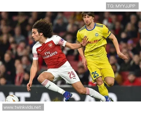 赛后分析：上海足球队与武汉足球队的精彩对决与战术反思