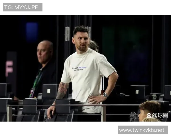 足球明星意外失手引发冲突事件引发媒体热议与球迷关注 足球明星意外失手引发冲突事件引发媒体热议与球迷关注