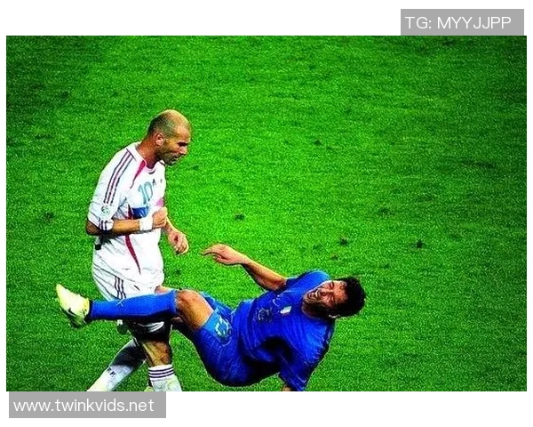 足球明星的精彩瞬间与背后的奋斗故事分享 足球明星的精彩瞬间与背后的奋斗故事分享