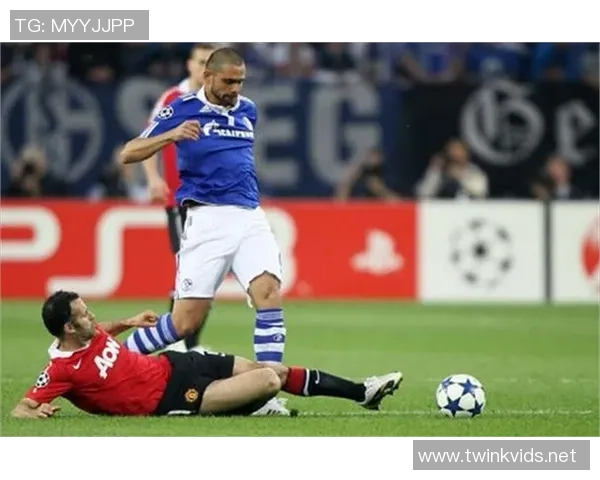 足球明星背后的辛酸故事谁在默默承受压力与欺负 足球明星背后的辛酸故事谁在默默承受压力与欺负