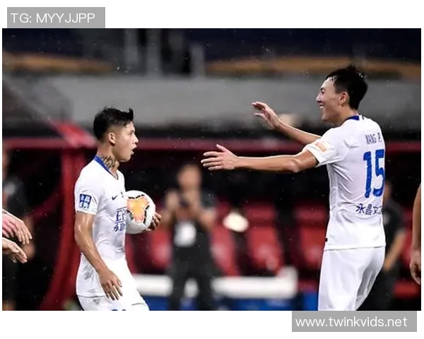 重庆羽毛球队在选拔赛中以98分稳居积分榜首位展现强劲实力 重庆羽毛球队在选拔赛中以98分稳居积分榜首位展现强劲实力