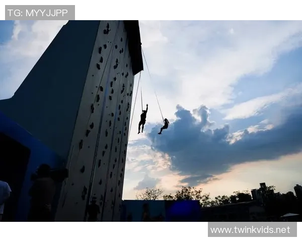 全国街舞大赛点评：成都攀岩队的速度表现